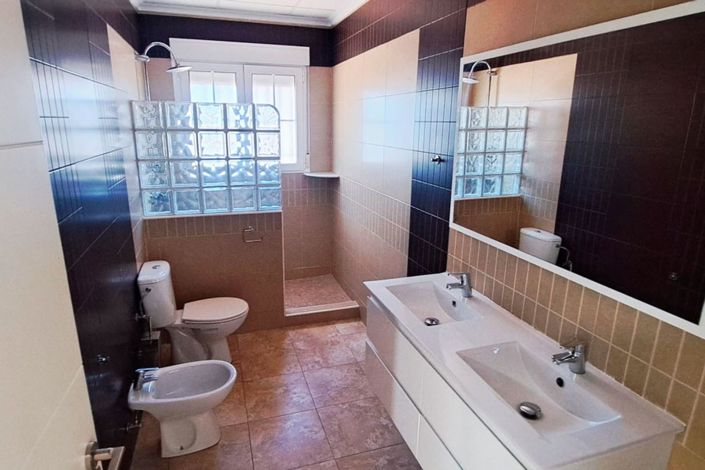 Image No.28-5 Bed Country Property for sale