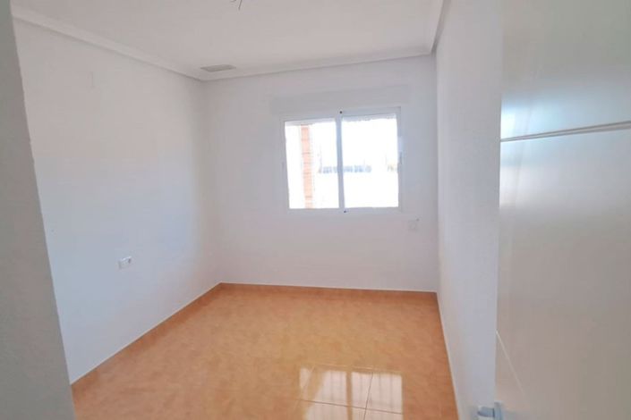 Image No.12-3 Bed Country Property for sale