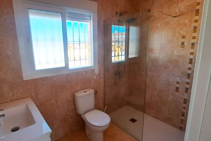 Image No.9-3 Bed Country Property for sale