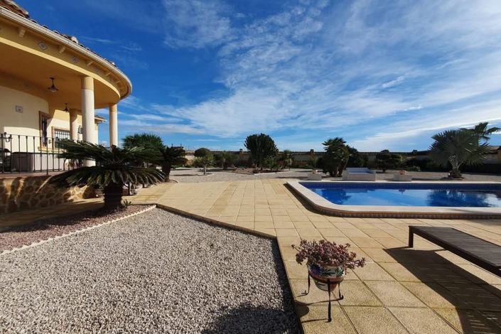 Image No.27-4 Bed Country Property for sale