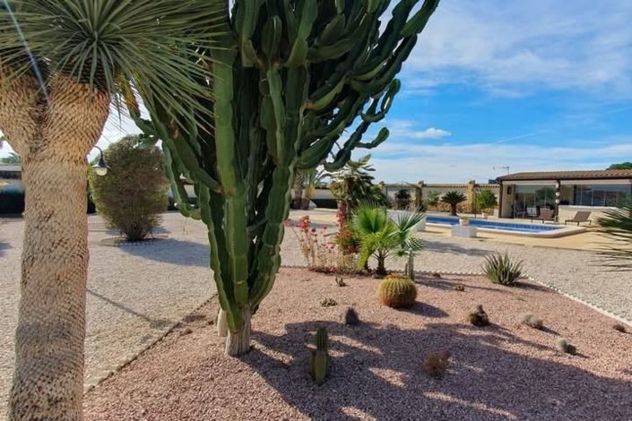 Image No.7-4 Bed Country Property for sale