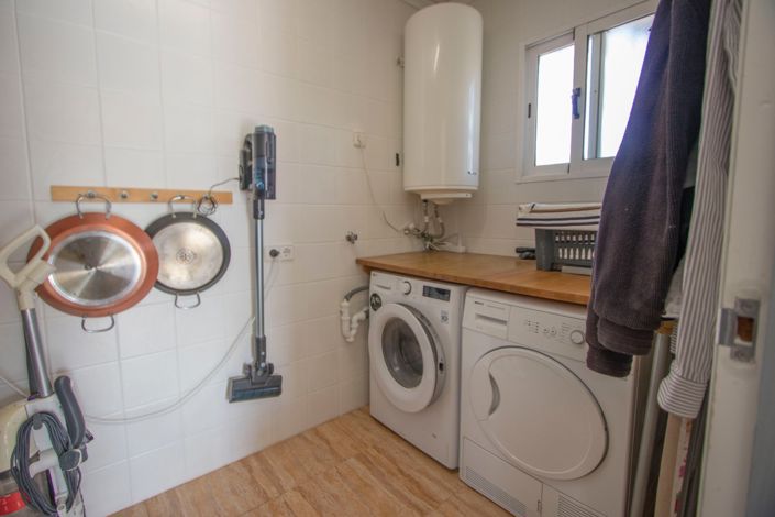 Image No.21-3 Bed Country Property for sale