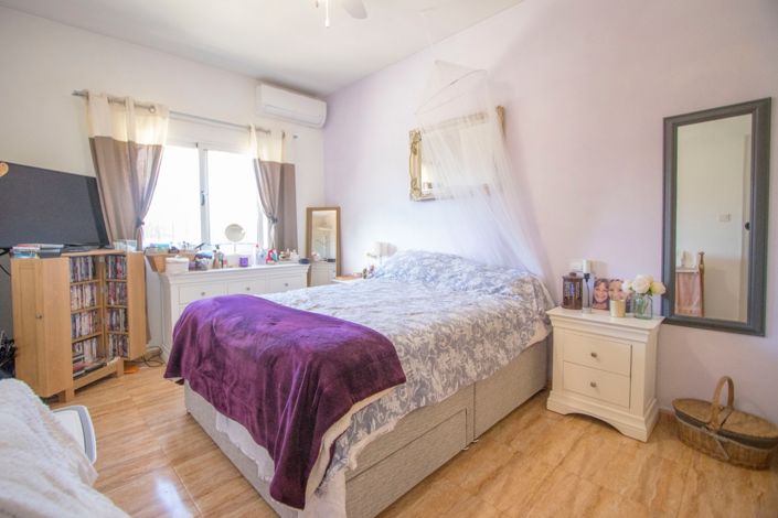 Image No.22-3 Bed Country Property for sale