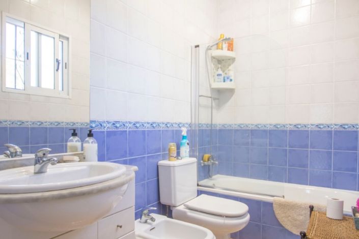 Image No.37-3 Bed Country Property for sale