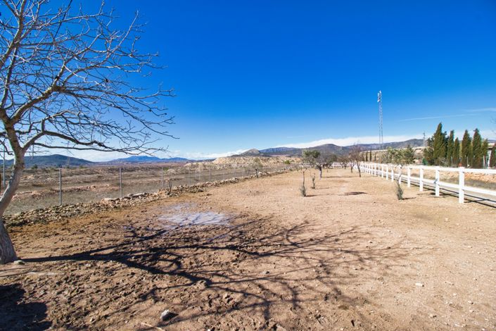 Image No.23-2 Bed Country Property for sale