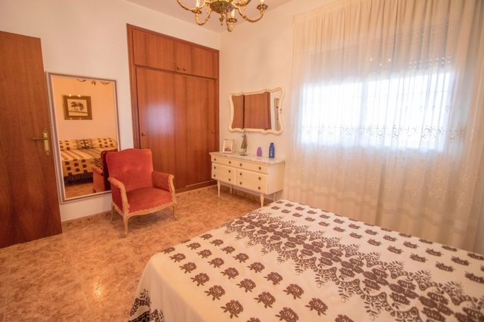 Image No.19-4 Bed Country Property for sale