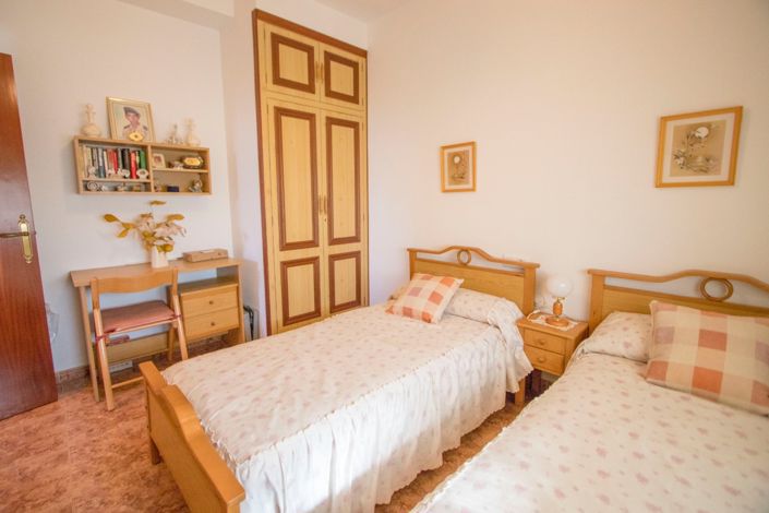 Image No.23-4 Bed Country Property for sale