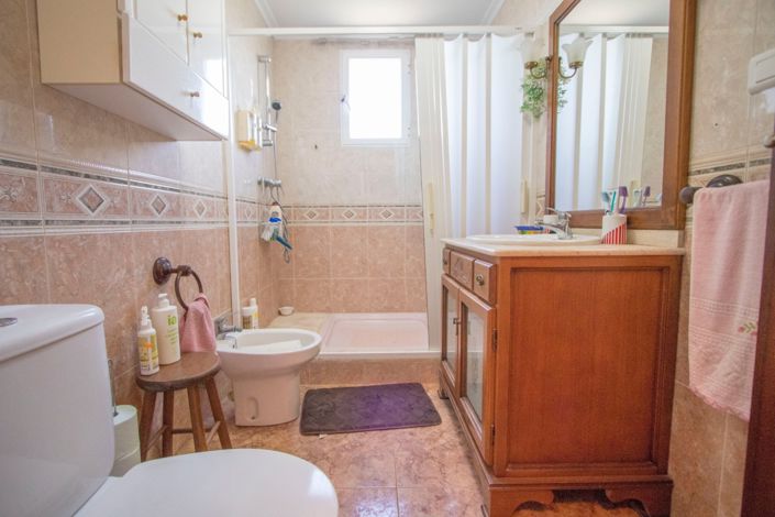 Image No.25-4 Bed Country Property for sale