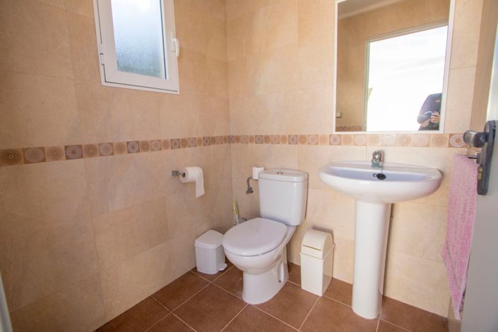 Image No.38-4 Bed Country Property for sale