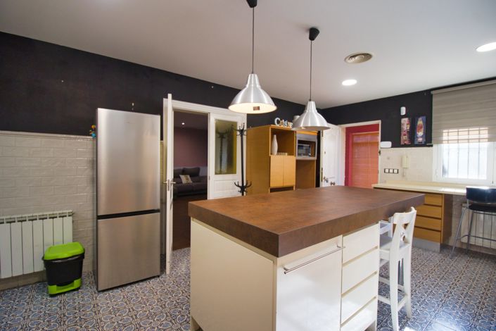 Image No.20-3 Bed Country Property for sale