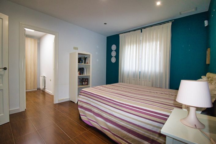 Image No.30-3 Bed Country Property for sale