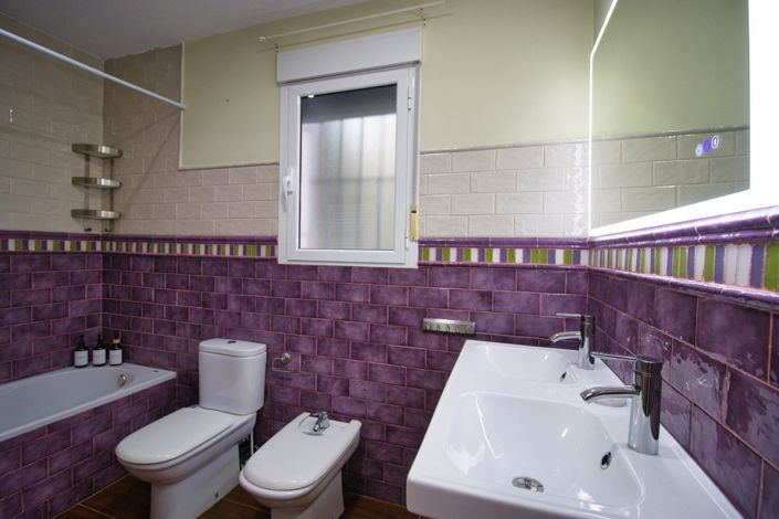 Image No.32-3 Bed Country Property for sale