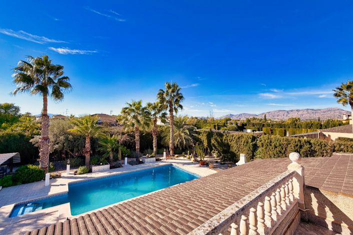 Image No.42-5 Bed Country Property for sale