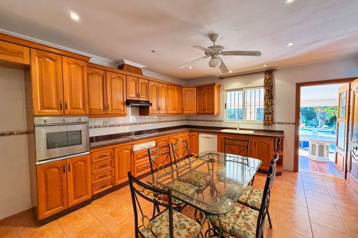 Image No.21-Propriété de pays de 5 chambres à vendre à Alicante City