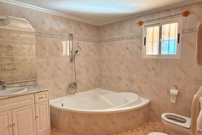 Image No.27-Propriété de pays de 5 chambres à vendre à Alicante City