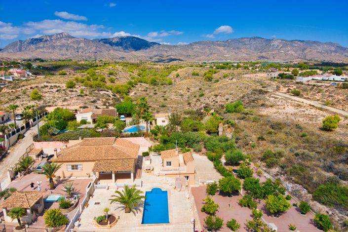 Image No.2-3 Bed Country Property for sale