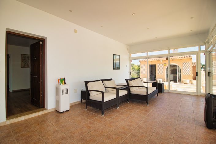 Image No.20-3 Bed Country Property for sale