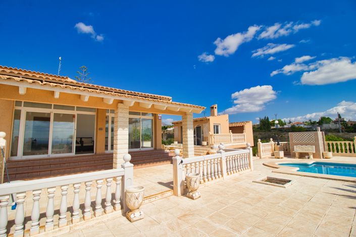 Image No.4-3 Bed Country Property for sale