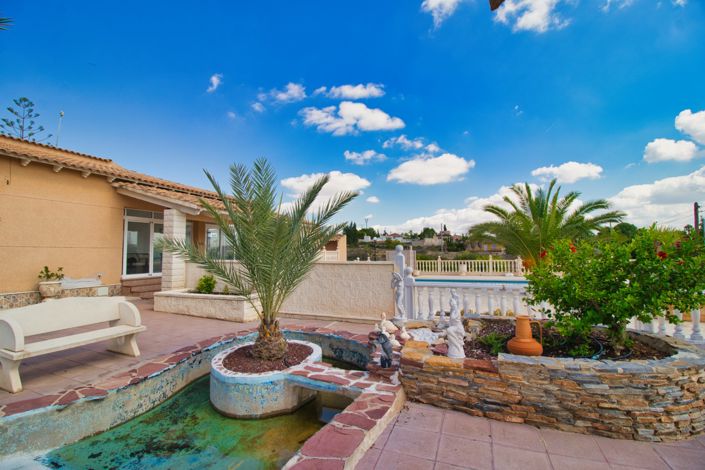 Image No.40-3 Bed Country Property for sale