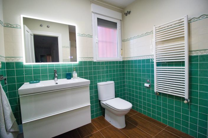 Image No.28-3 Bed Country Property for sale