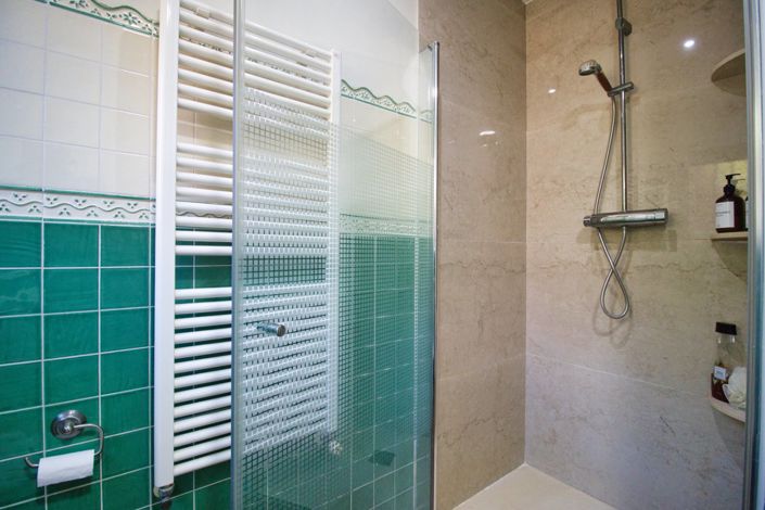 Image No.29-3 Bed Country Property for sale