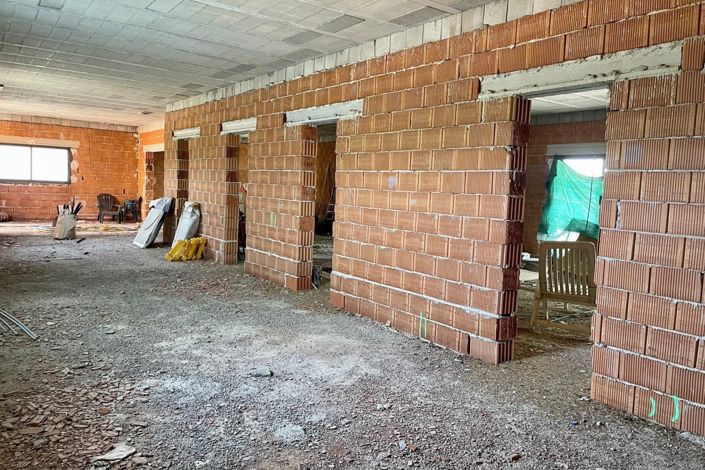 Image No.18-9 Bed Country Property for sale