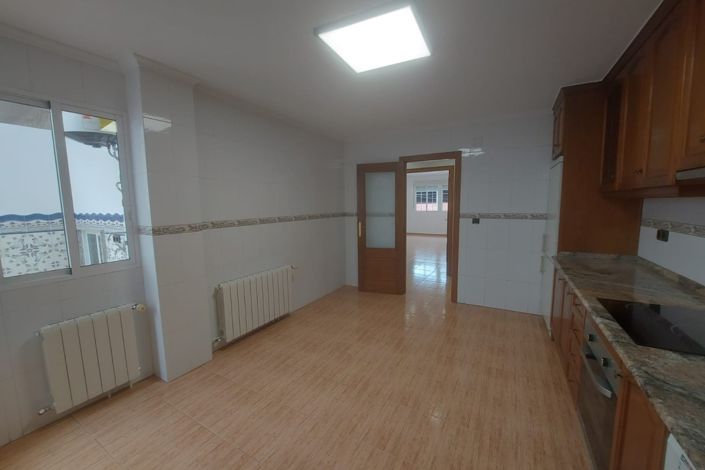 Image No.13-3 Bed Townhouse for sale