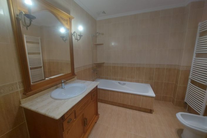 Image No.18-3 Bed Townhouse for sale