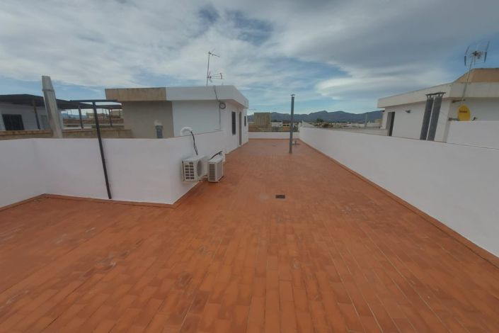 Image No.21-3 Bed Townhouse for sale