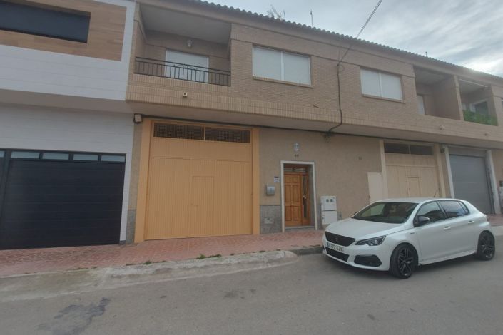 Image No.23-3 Bed Townhouse for sale