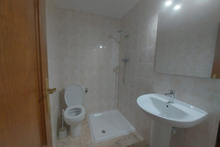 Image No.5-3 Bed Townhouse for sale