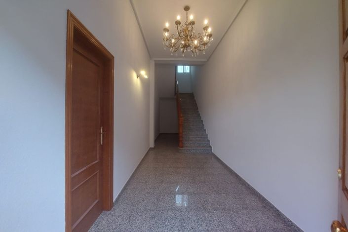 Image No.6-3 Bed Townhouse for sale