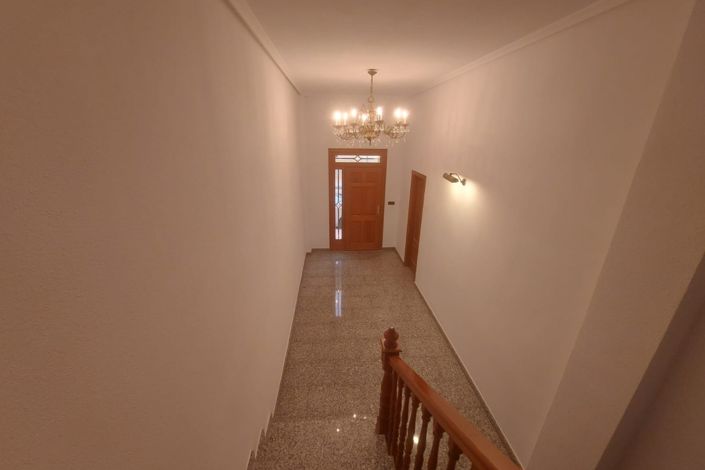 Image No.7-3 Bed Townhouse for sale