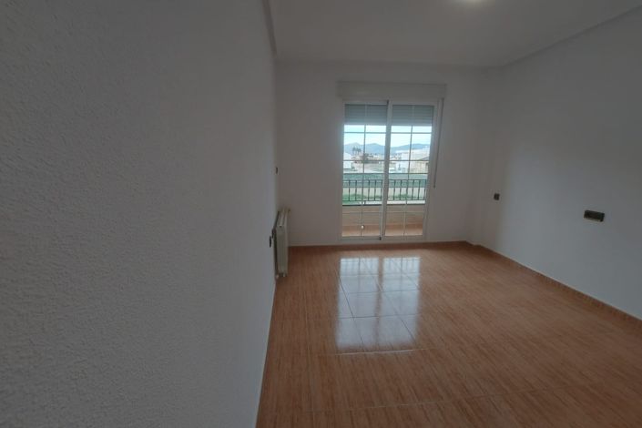 Image No.11-3 Bed Townhouse for sale