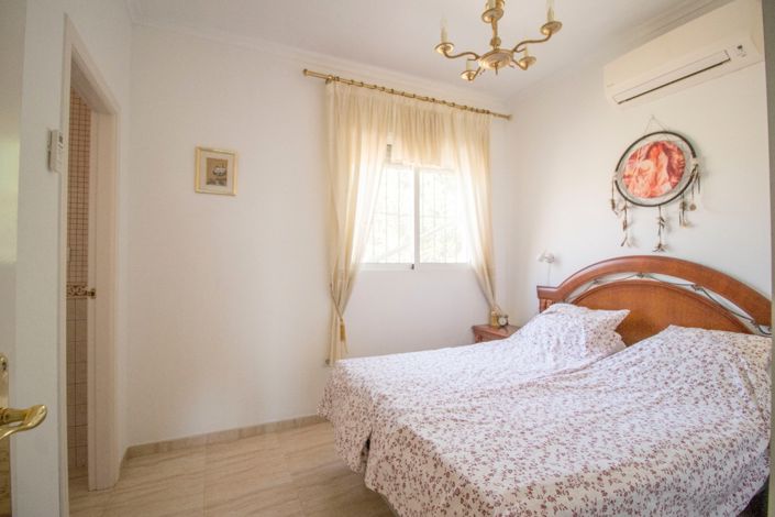 Image No.19-3 Bed Country Property for sale