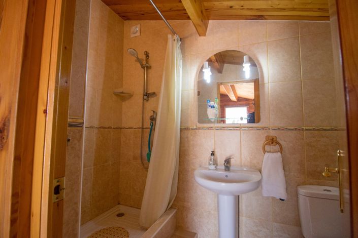 Image No.27-3 Bed Country Property for sale