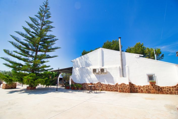 Image No.29-3 Bed Country Property for sale