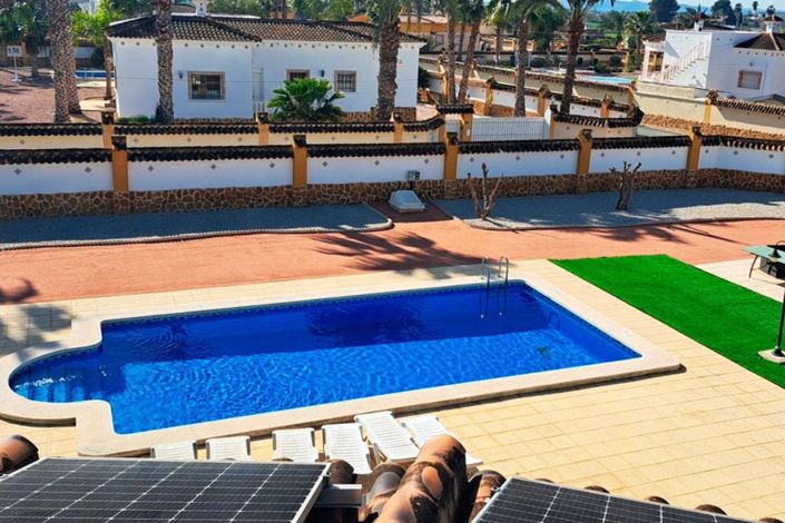 Image No.11-3 Bed Country Property for sale