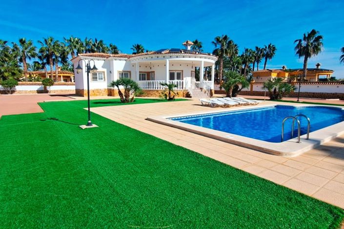 Image No.18-3 Bed Country Property for sale