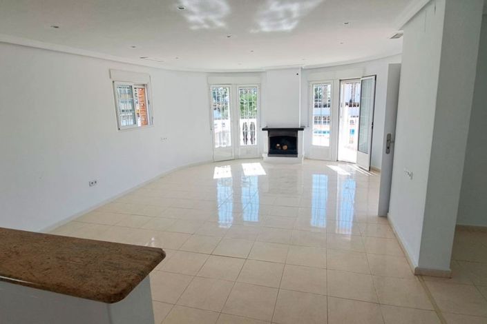 Image No.24-3 Bed Country Property for sale