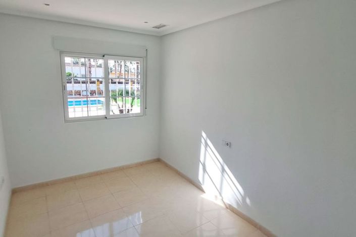 Image No.29-3 Bed Country Property for sale