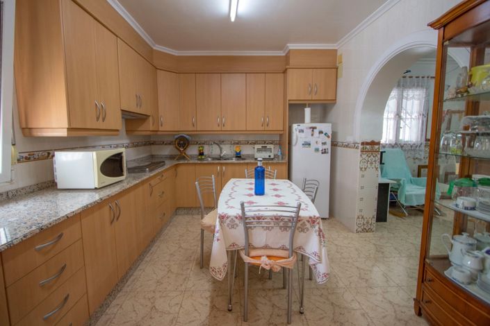 Image No.23-3 Bed Country Property for sale