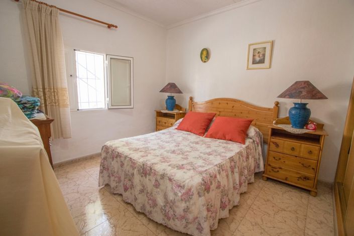 Image No.30-3 Bed Country Property for sale