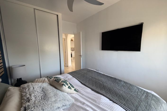 Image No.19-5 Bed Property for sale