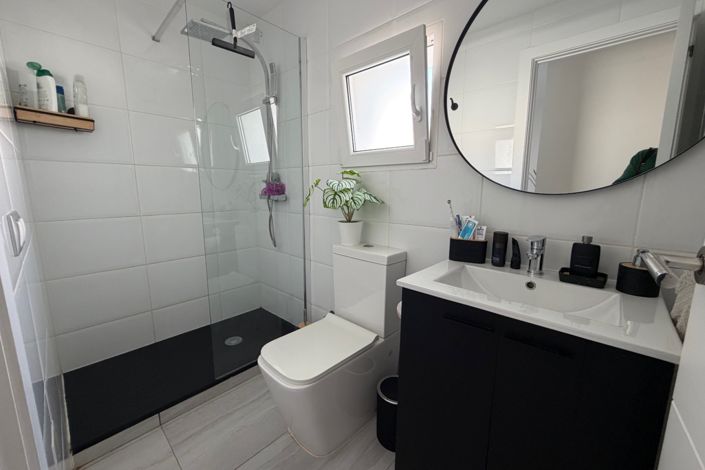 Image No.21-5 Bed Property for sale