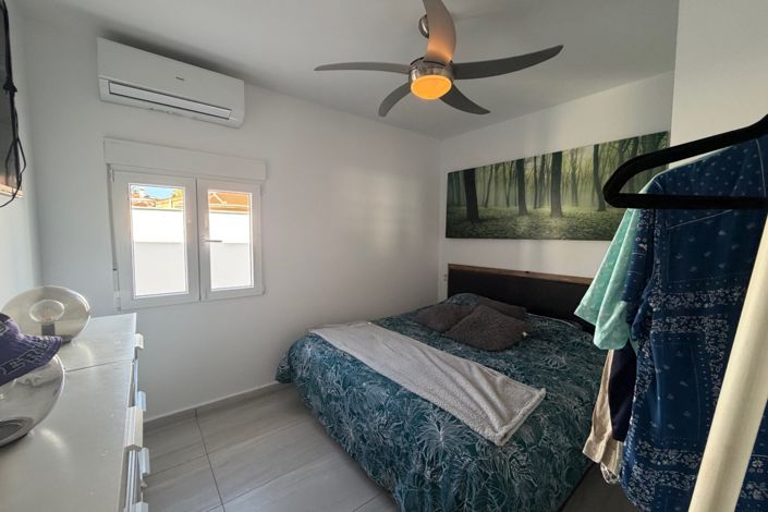 Image No.23-5 Bed Property for sale