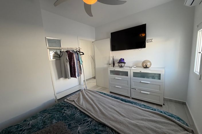 Image No.24-5 Bed Property for sale