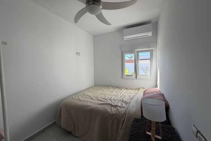 Image No.27-5 Bed Property for sale