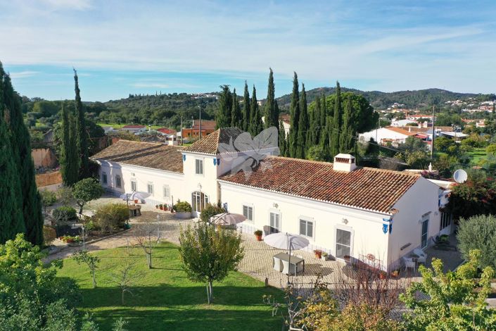 Image No.1-9 Bed Villa for sale