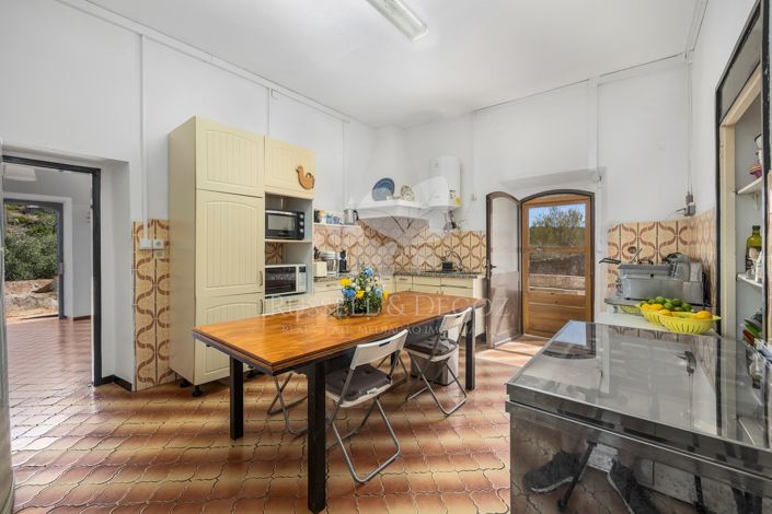 Image No.15-3 Bed Farmhouse for sale